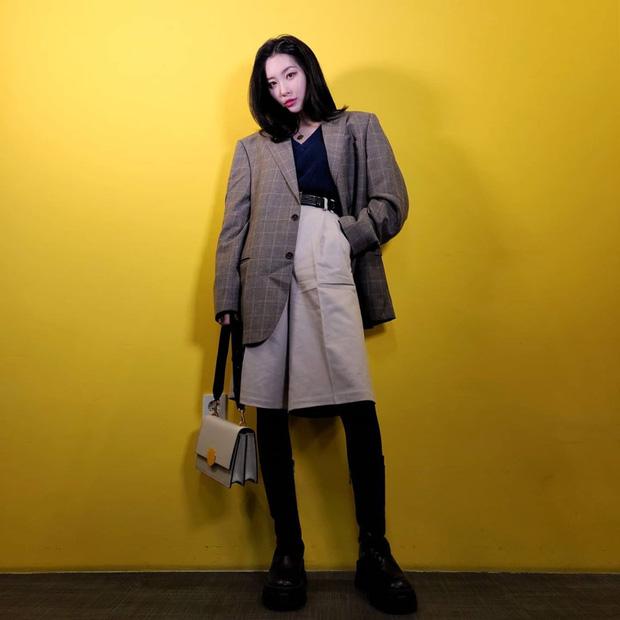 Học Kỳ Duyên, Đông Nhi mix quần short Bermuda vừa đi làm tiện đi chơi-13