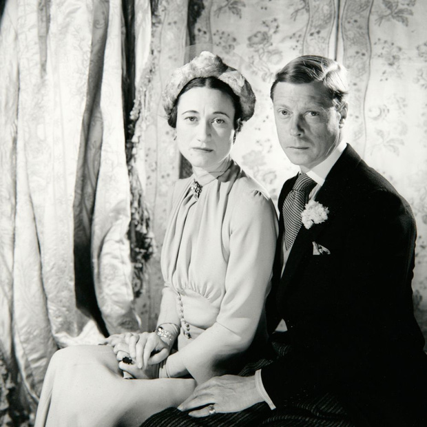 Mối tình hoàng gia huyền thoại nước Anh: Vị vua duy nhất thời hiện đại si tình đến mức từ bỏ cả ngai vàng để cưới người phụ nữ đã qua 2 lần đò-5