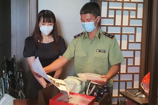 Bắt giữ lô đông trùng hạ thảo không rõ nguồn gốc lớn nhất từ trước đến nay tại Hà Nội