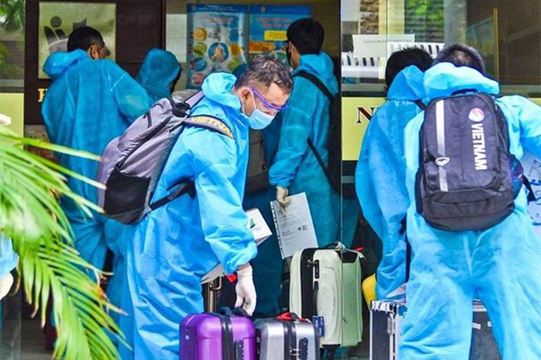 Thế giới trở mình thức giấc nhờ vaccine: Cuộc sống đang trở về với những quốc gia đã tiêm chủng thành công-29