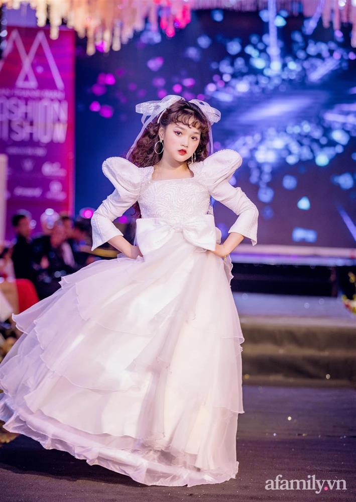 Bác sĩ khuyên bỏ thai vì nguy cơ dị tật, mẹ trẻ quyết giữ con trong nước mắt, 9 năm sau đứa bé gây ngỡ ngàng-10