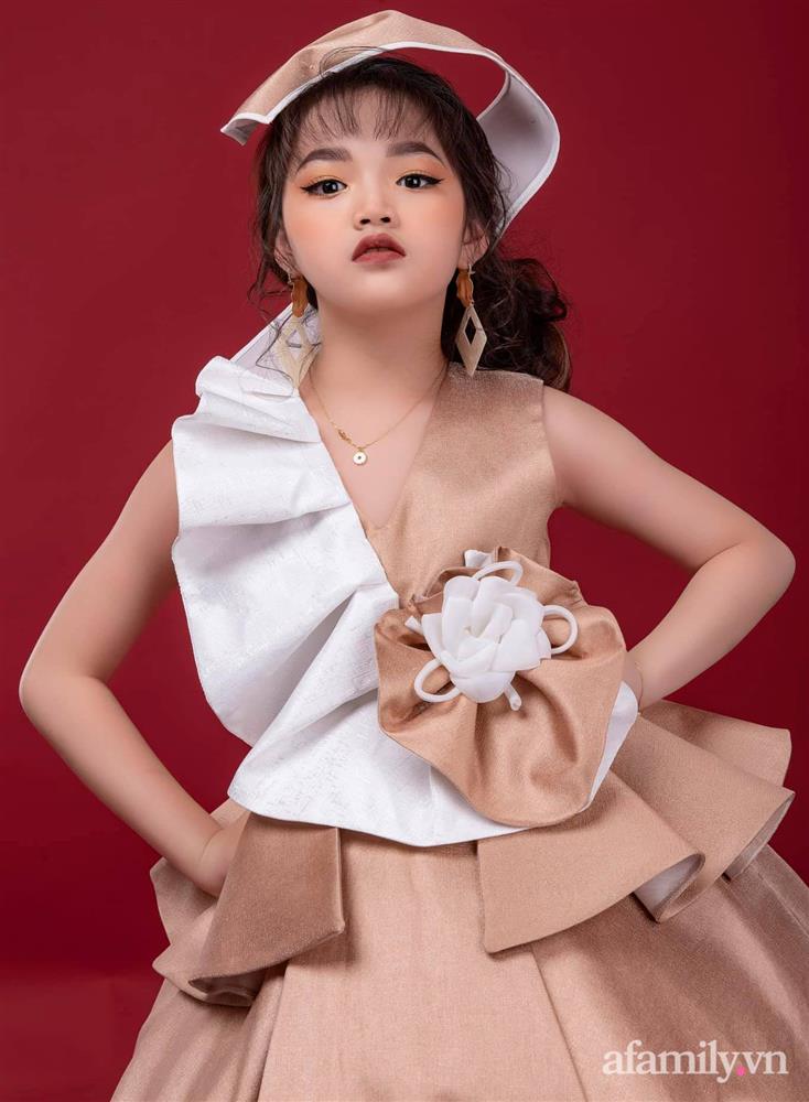 Bác sĩ khuyên bỏ thai vì nguy cơ dị tật, mẹ trẻ quyết giữ con trong nước mắt, 9 năm sau đứa bé gây ngỡ ngàng-12