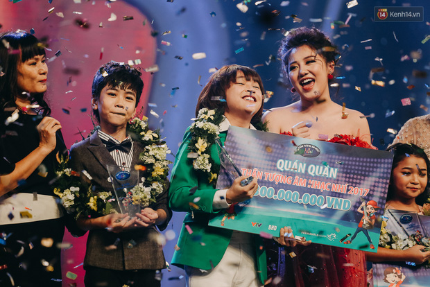 Cuộc sống đối lập của 2 Quán quân Vietnam Idol Kids: Hồ Văn Cường khó khăn thiếu thốn, Thiên Khôi tự chủ tài chính ở tuổi 16-2