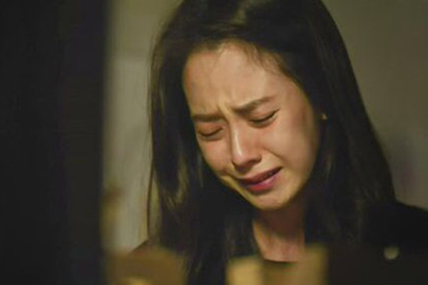 Vô tình vào nhà vệ sinh cùng tình cũ của chồng sắp cưới, cô gái chết điếng trước tiếng cười ha hả và câu nói lộ ra bí mật-2