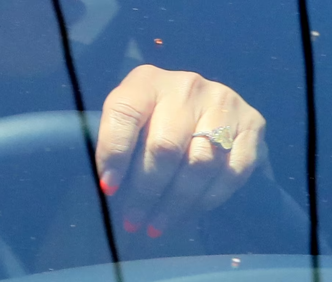 Vợ cũ tỷ phú Amazon cùng kẻ thứ 3 đồng loạt có động thái mới: Người được khen ngợi hết lời, người gây chú ý với chi tiết đặc biệt-4