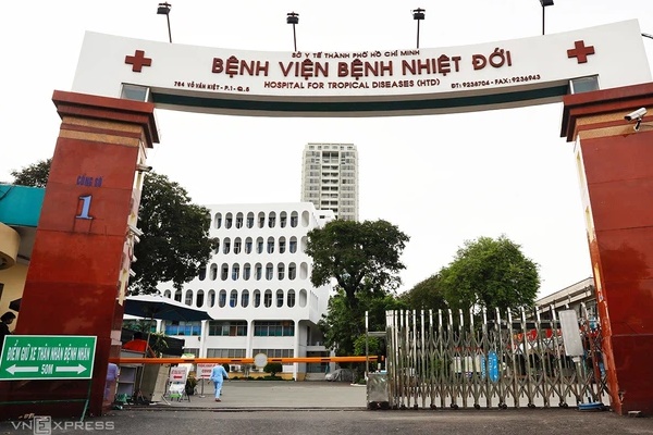 PGS.TS Lương Ngọc Khuê: Chủng Delta khiến người nhiễm chuyển từ thể nhẹ sang nặng nhanh, nhiều người trẻ chuyển nặng-2