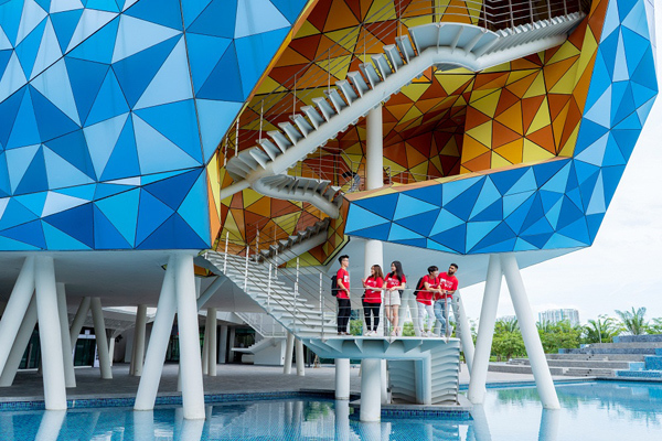 BUV năm thứ 2 trao học bổng 1 tỷ đồng cho sinh viên vượt khó-3