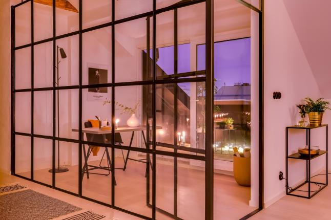 Căn hộ áp mái hiện đại với cách bài trí khéo léo, thông minh, mỗi khi đêm xuống như lột xác thành một không gian kỳ diệu-17