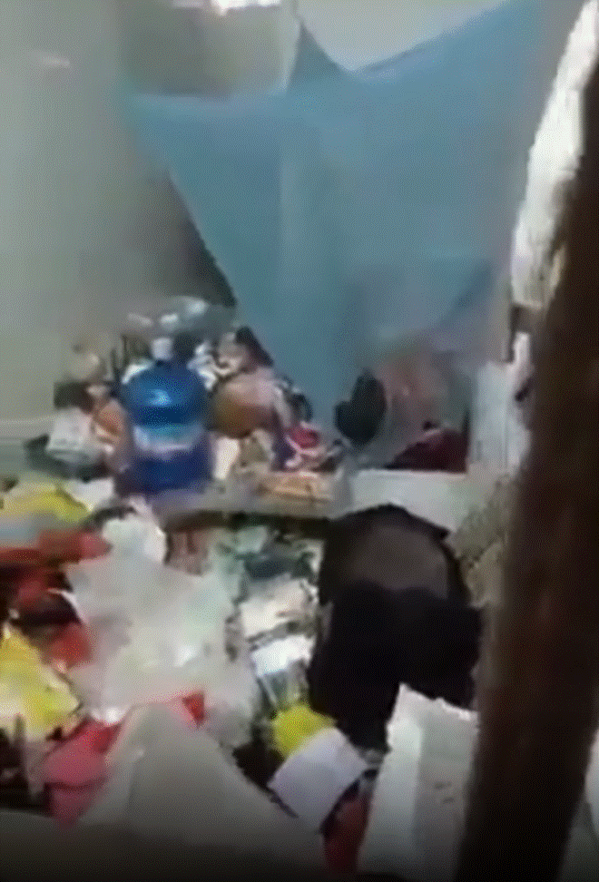 Đội phòng chống dịch Covid-19 phát hiện phòng trọ bẩn kinh hoàng của 1 nữ sinh, nhìn cảnh tượng bên trong mà phát sợ-4