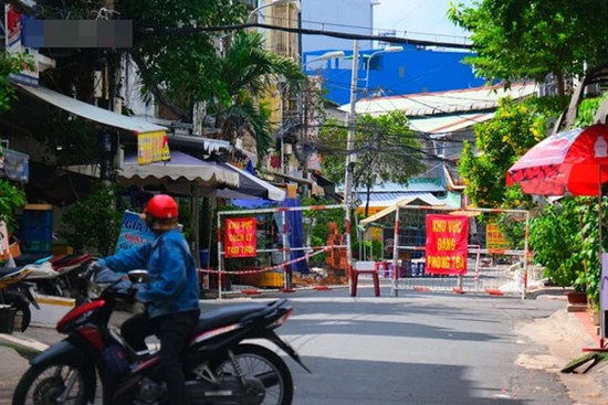 TP.HCM đã có đến 414 địa điểm bị phong tỏa vì COVID-19, hàng loạt khu vực mới cập nhật trong ngày 18/6