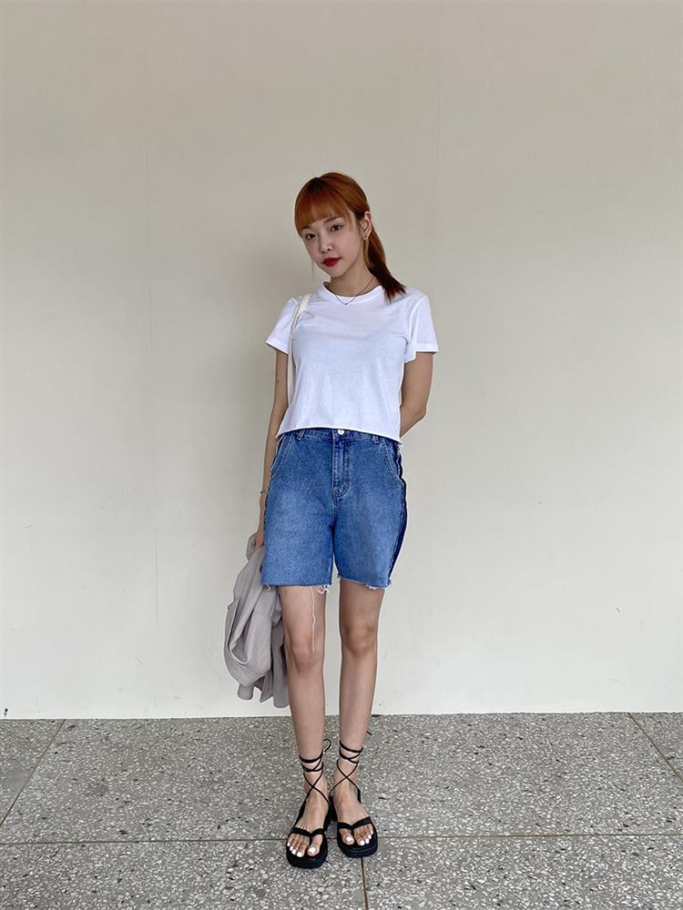 Kiểu sandal rối ren này tưởng đã lỗi mốt nhưng nếu biết chọn, trông bạn sẽ nuột nà như các mỹ nhân Hàn-12