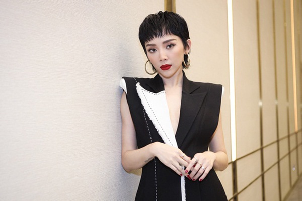 Điểm thi đại học của dàn sao Việt: Sơn Tùng M-TP thủ khoa, Tóc Tiên thủ khoa, riêng 1 Hoa hậu trung bình môn dưới 5 điểm-1