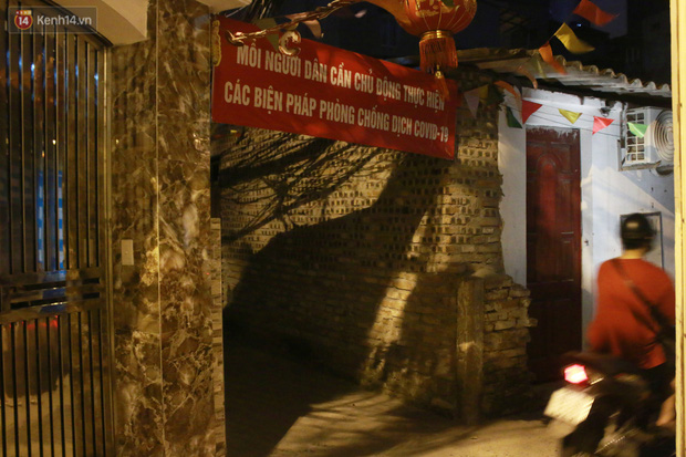 Nóng bủa vây cả đêm ở xóm chạy thận Hà Nội: Cả căn phòng cứ như cái lò nung, mỗi ngày chỉ ngủ được 2-3 tiếng-13