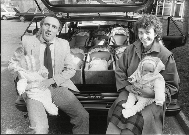 Sinh 6 cùng lúc và chỉ toàn con gái, bà mẹ cùng những đứa trẻ trong ca sinh khiến thế giới ngỡ ngàng 37 năm trước giờ ra sao?-3