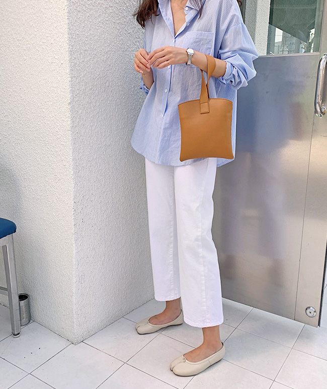 Hè diện quần trắng cho mát nhưng để sành điệu không chê được điểm nào, bạn nên ghim 12 cách mặc của gái Hàn-3