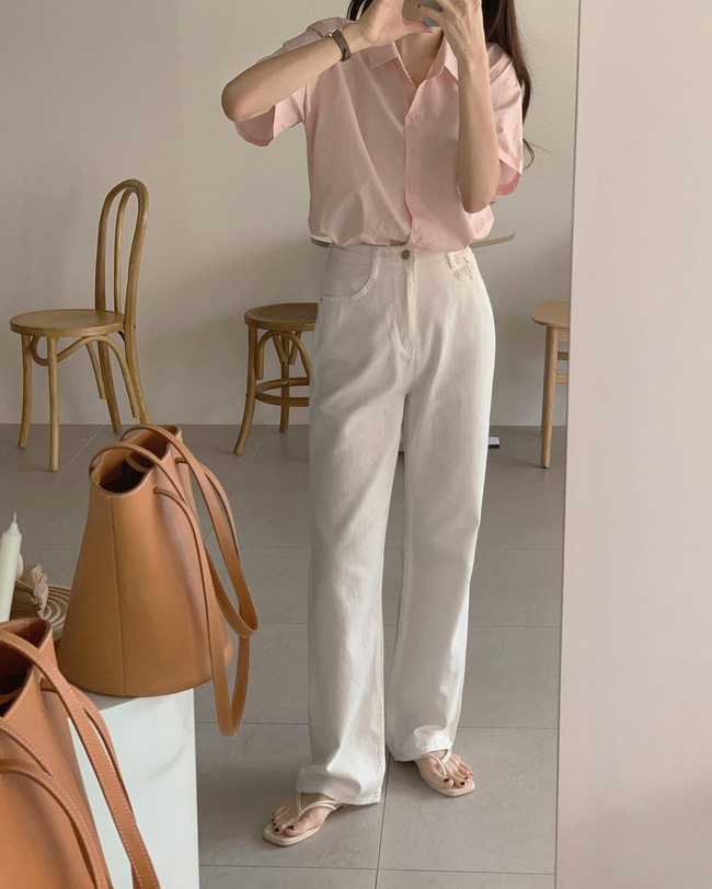 Hè diện quần trắng cho mát nhưng để sành điệu không chê được điểm nào, bạn nên ghim 12 cách mặc của gái Hàn-9