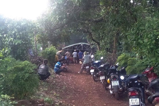 Mẹ xuống hồ cứu con, cả hai cùng chết đuối thương tâm