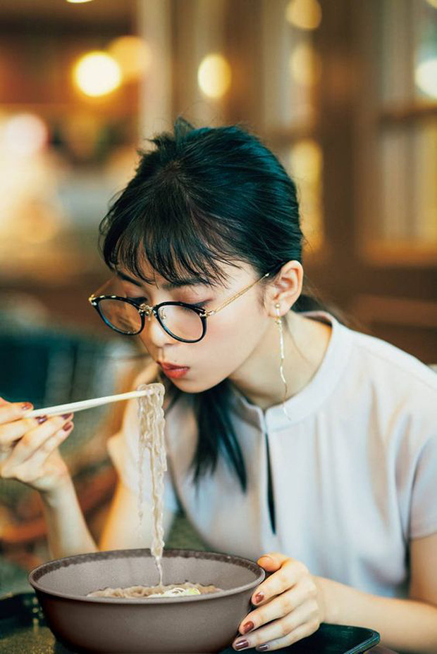 Hóa ra trước giờ chúng ta vẫn làm các hành động gây hại cho sức khỏe, đây mới là 7 việc cần làm sau khi ngủ dậy được chuyên gia khuyến cáo-3