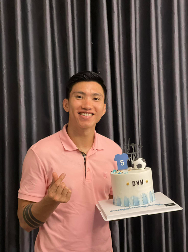 Ảnh quá khứ của Đoàn Văn Hậu: Tóc bờm ngựa vuốt ngược chất chơi, nhìn mà ngỡ anh em thất lạc với Huấn Hoa Hồng?-6