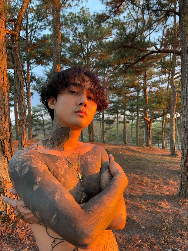 Đạt G bị soi ăn mặc sai sai trong ảnh tình tứ cùng Cindy Lư, chẳng biết vô tình hay cố ý nhưng bị trừ điểm nặng-4