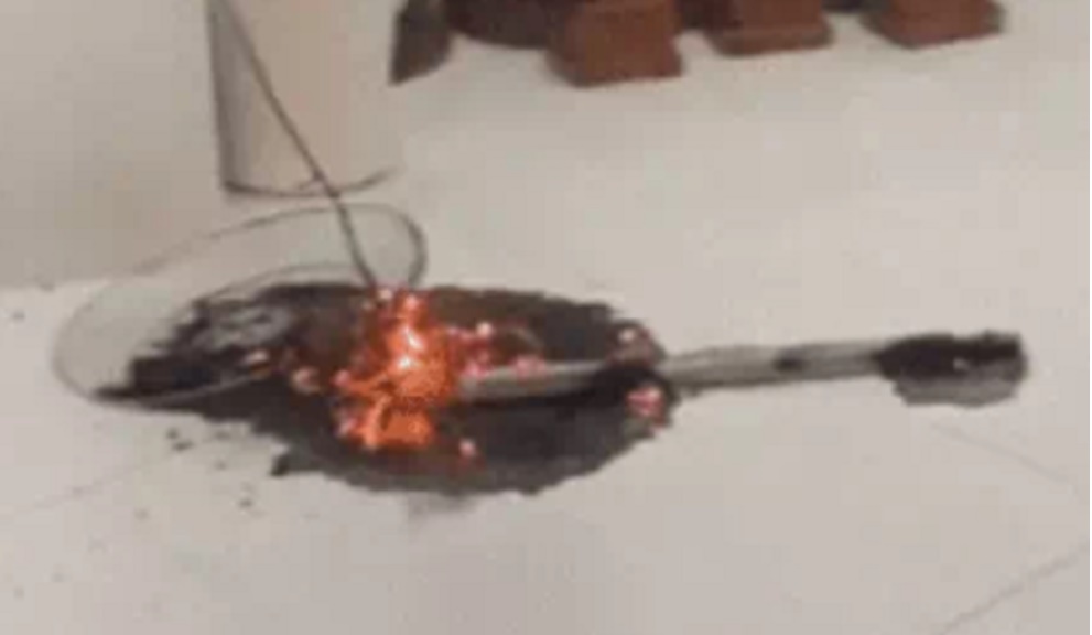 Nửa đêm, quạt cháy phừng phừng chảy nhựa ra sàn nhà: 5 lưu ý phải nhớ khi dùng quạt vào ngày nóng đỉnh điểm-2