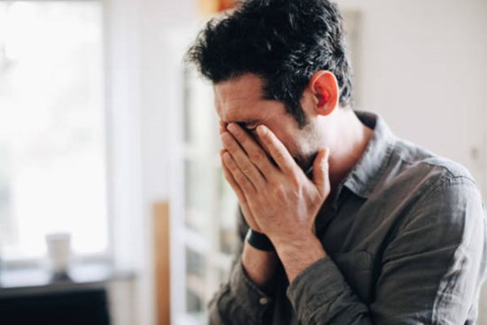 52 tuổi, qua một cuộc hôn nhân vẫn đau đầu đứng giữa những cuộc tình