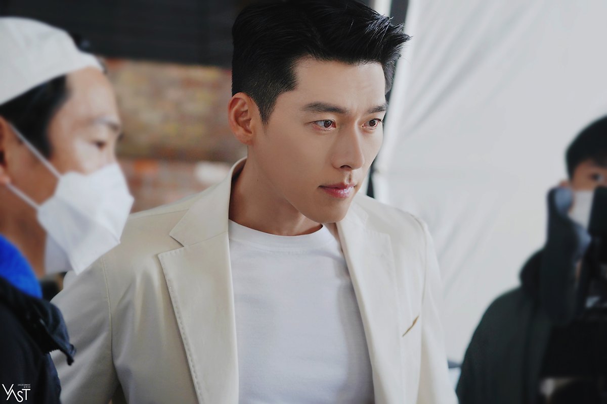 Hyun Bin lộ diện mạo ở tuổi U40 trong hình chưa chỉnh sửa, liệu còn đẹp xuất sắc?-3