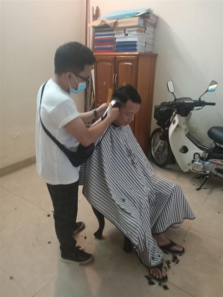 Dịch vụ cắt tóc về tận nhà hút khách trong mùa dịch-6