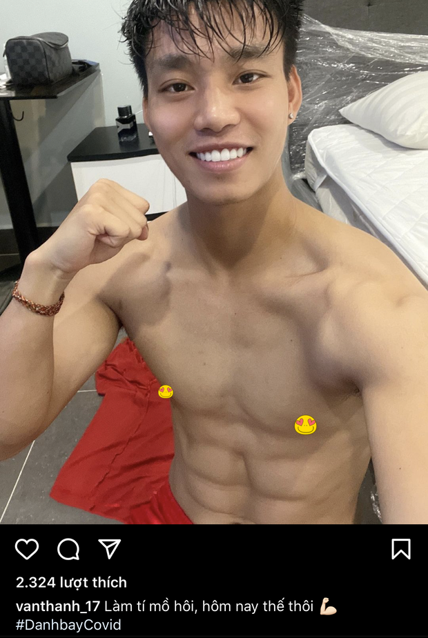 Ngày thứ 4 cách ly của ĐT Việt Nam: Dàn nam thần mở đại hội khoe múi sầu riêng, trai có vợ hướng về gia đình-1