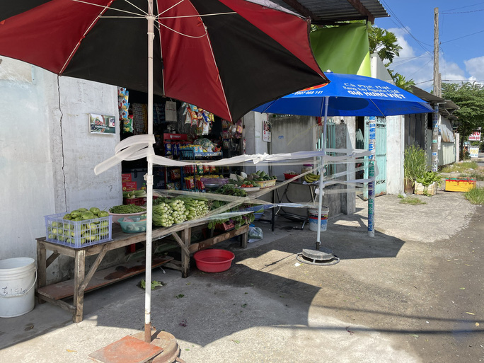 Loạt ảnh cận cảnh muôn kiểu chống dịch của người dân TP HCM-1