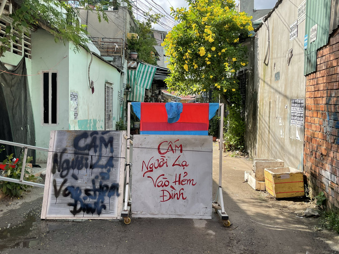 Loạt ảnh cận cảnh muôn kiểu chống dịch của người dân TP HCM-3