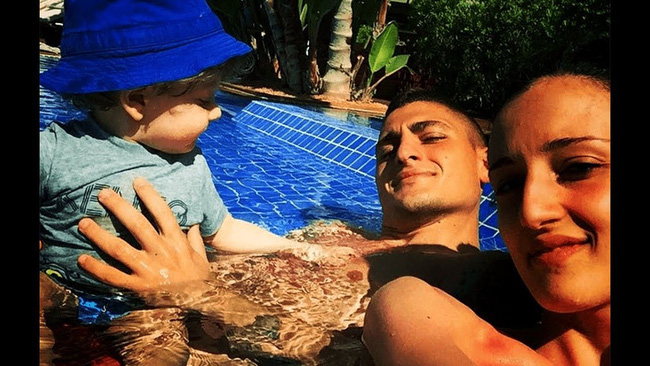 Mặc kệ vợ vừa sinh con, chàng cầu thủ chạy theo siêu mẫu chân dài và quả báo đến sớm khi phát hiện yêu nhầm thợ săn sành đời-1