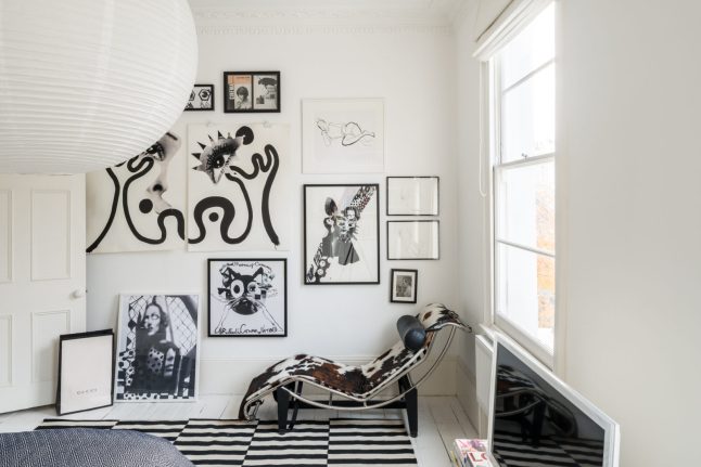 Ngôi nhà với cách bài trí cá tính nhưng không kém phần hiện đại cùng khoảng vườn xanh tươi, là chốn lui về khiến nhiều người mơ ước-11