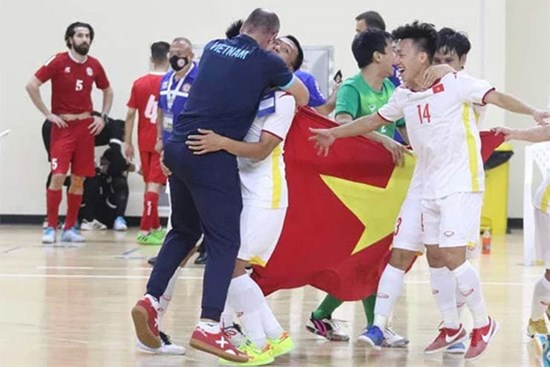 Tuyển Việt Nam 