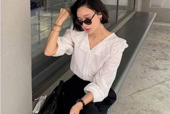 5 kiểu áo blouse trắng phủ sóng hè này: Diện lên