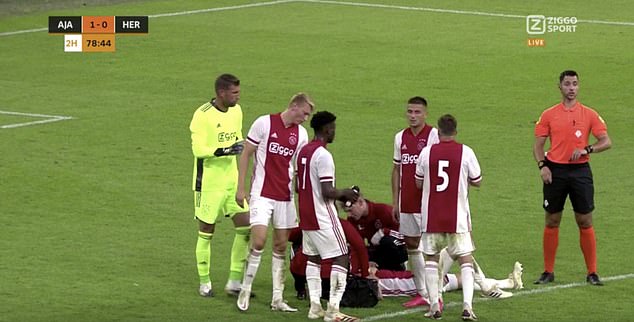 Chuyện hôn nhân sến súa của Hiệp sĩ mù” từng suýt chết&nbsp;trên sân cỏ: Tình đầu cũng là tình cuối với bạn gái vũ công-2