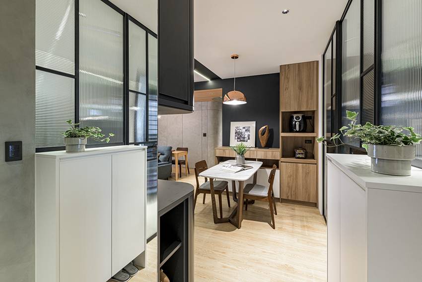 Ngôi nhà với lối thiết kế thông minh, chi tiết gây ấn tượng mạnh là phòng ngủ thiết kế đằng sau tủ quần áo-4