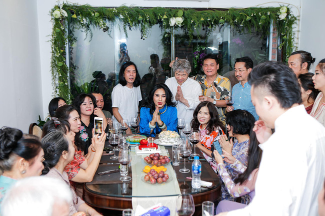 Diva Thanh Lam và bạn trai bác sĩ tổ chức lễ dạm ngõ ấm cúng bên người thân-4