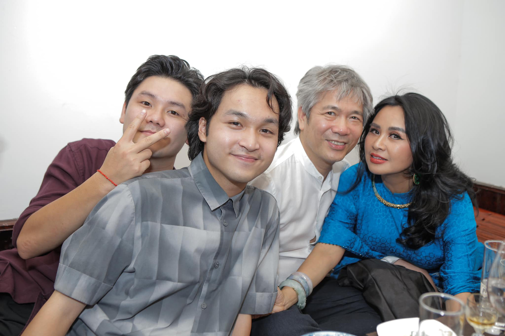 Diva Thanh Lam và bạn trai bác sĩ tổ chức lễ dạm ngõ ấm cúng bên người thân-8