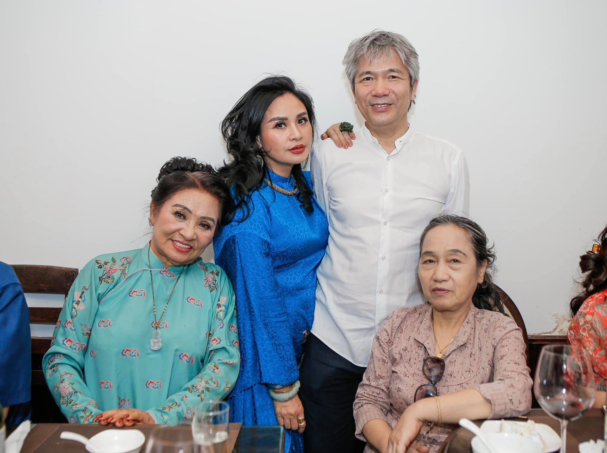 Diva Thanh Lam và bạn trai bác sĩ tổ chức lễ dạm ngõ ấm cúng bên người thân-7