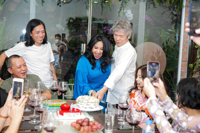 Diva Thanh Lam và bạn trai bác sĩ tổ chức lễ dạm ngõ ấm cúng bên người thân-3