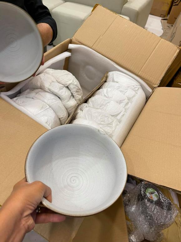 Đoan Trang chuyển gần 200 thùng đồ từ Việt Nam qua nhà mới ở Singapore-6