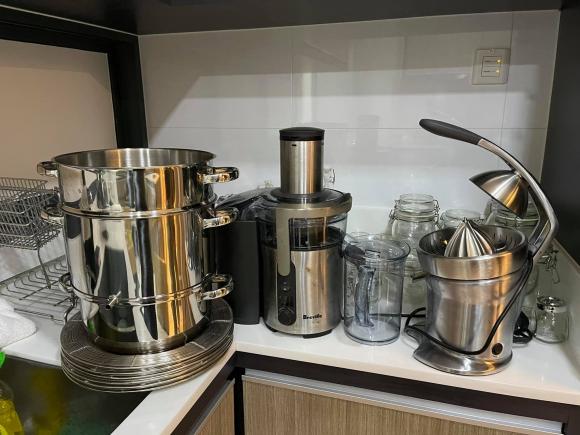 Đoan Trang chuyển gần 200 thùng đồ từ Việt Nam qua nhà mới ở Singapore-10