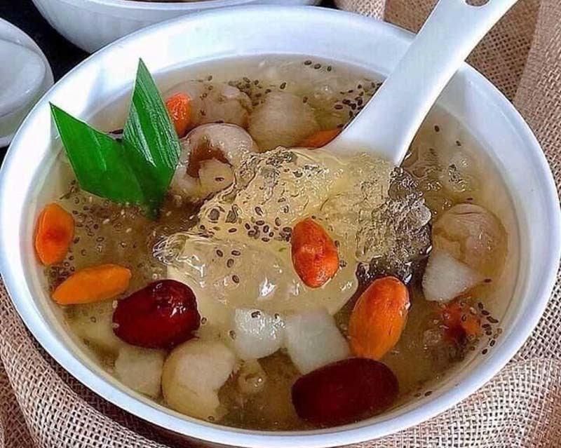 Nắng bỏng rát, chị em chuyền tay cốc chè hoàng cung dưỡng nhan-1