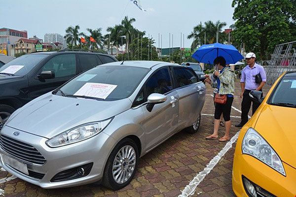 Ô tô con đang được các ngân hàng thanh lý với giá như thế nào?-2
