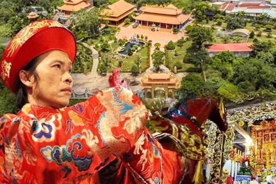 NS Hoài Linh nói gì khi bị khán giả nhắc nhẹ đừng ăn chặn Nhà thờ Tổ?