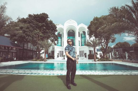 Vũ Khắc Tiệp khoe biệt thự như cung điện đã hoàn thiện, rủ Ngọc Trinh về sống cùng-2