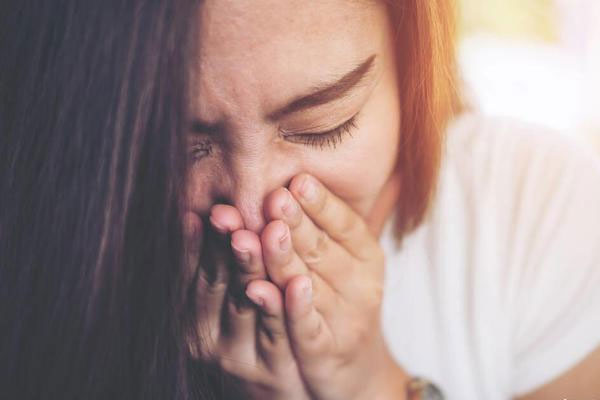 Chân dung người chồng đến phòng khám nha khoa đòi lại công bằng cho vợ bị bác sĩ tát sưng mặt ở Đăk Lăk-9