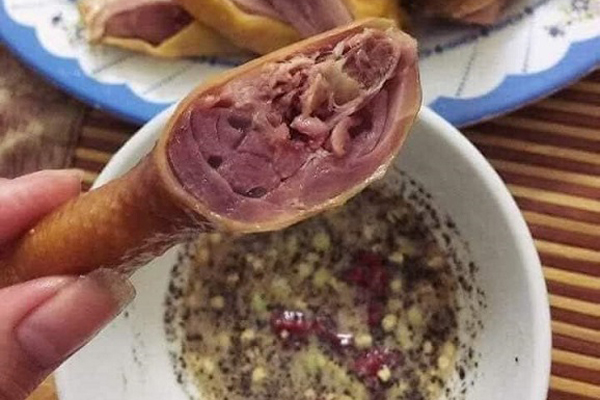 Gà ri ủ muối hoa tiêu giá chỉ 90 nghìn đồng/con, chị em thi nhau mua-5