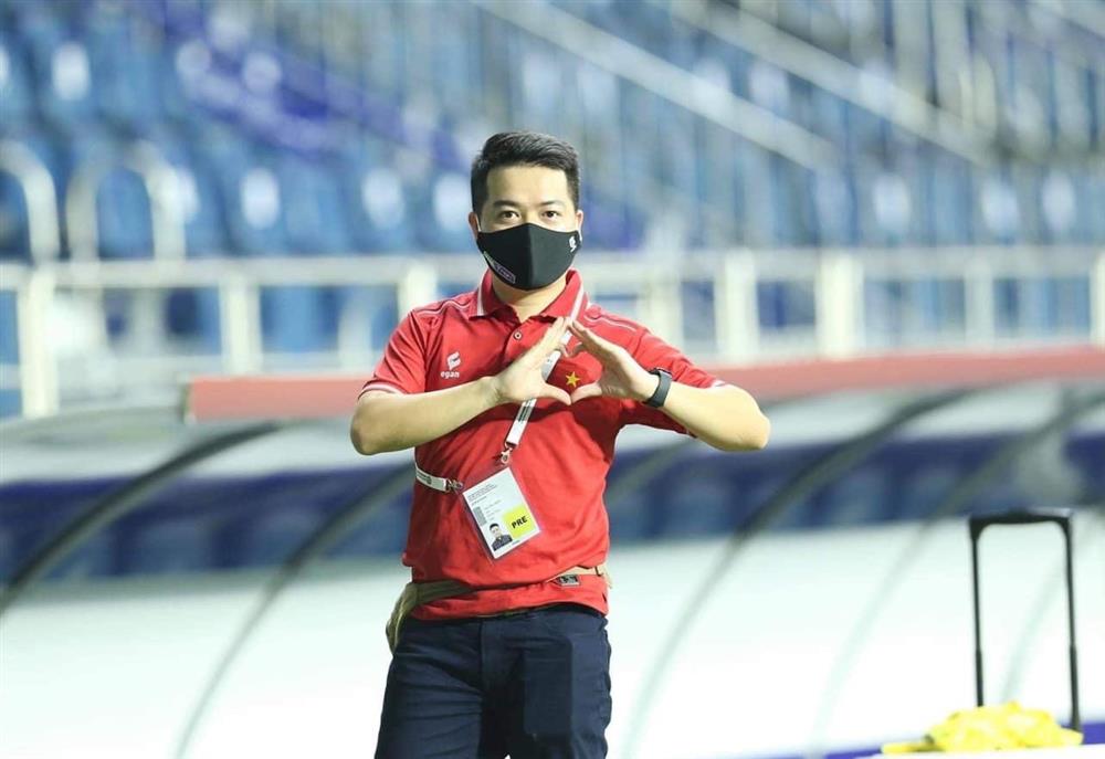 Phóng viên mắc Covid-19 khi đưa tin đội tuyển Việt Nam ở UAE vẫn phải thở oxy-1